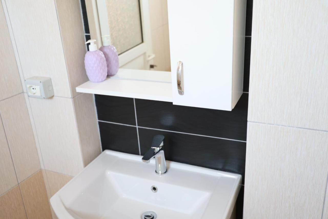 Apartments Villa Luti Stjar 外观 照片